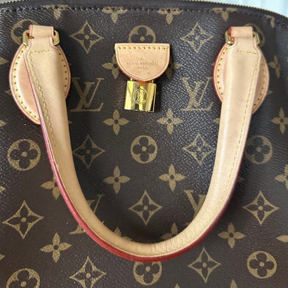 Louis Vuitton Rivoli mm - Picture 6 of 10